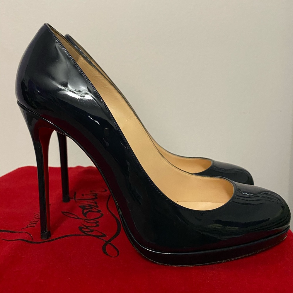 Christian Louboutin Navy Patent heels - Picture 6 of 10
